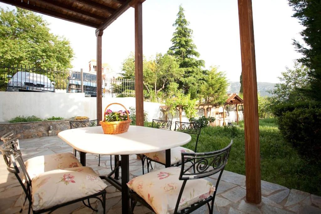 Вілла House In Delphi Екстер'єр фото
